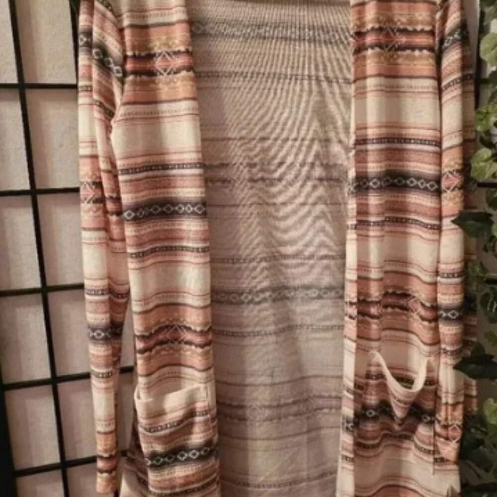 Wallflower Sweater NWT Size Small